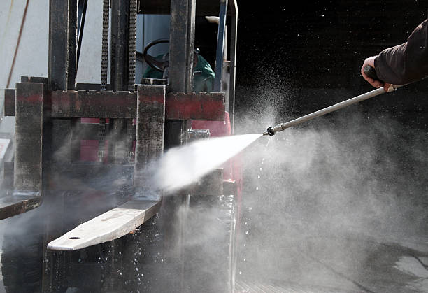Best Gutter Cleaning  in Warren, IN